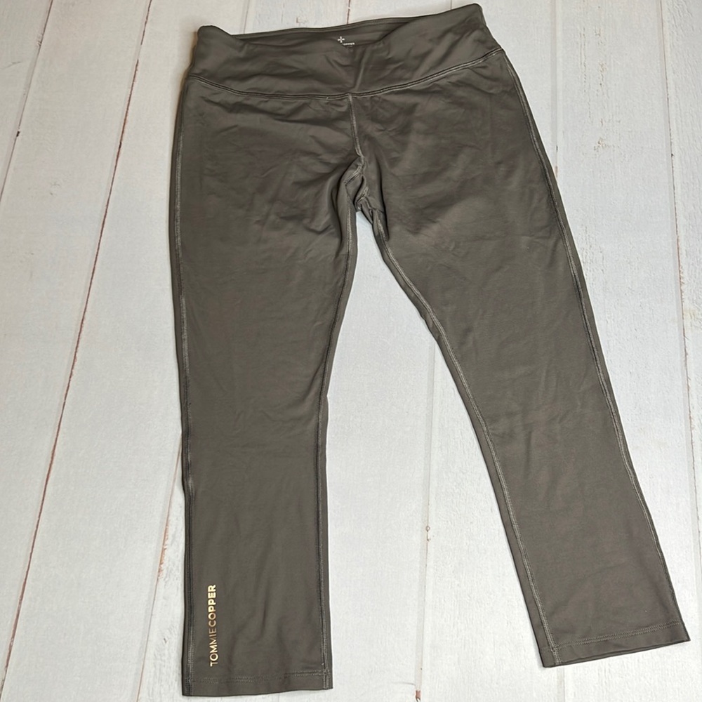 Tommie Copper - Women's Core Compression Capri - Size Medium
